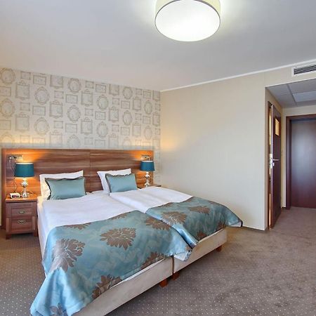 Best Western Hotel Opole Centrum Buitenkant foto